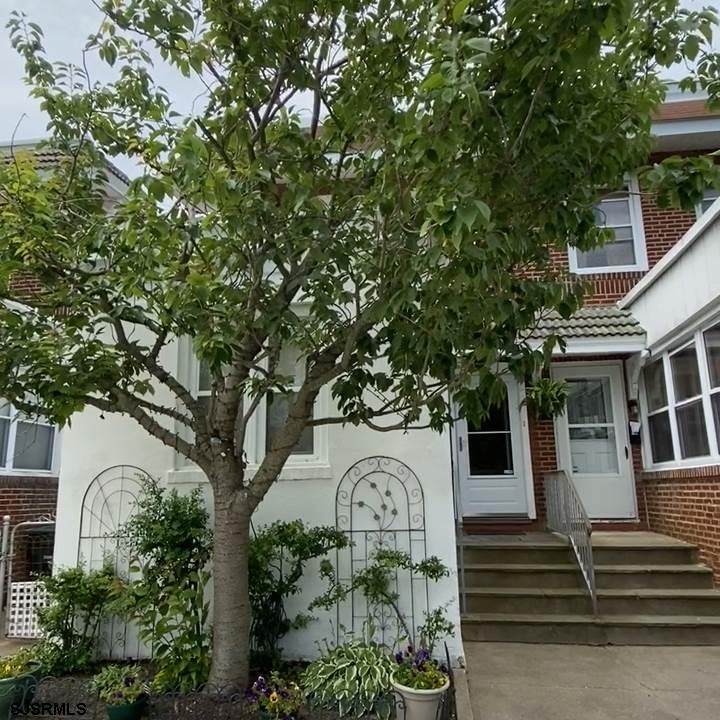 34 Montgomery Ave - Photo 1