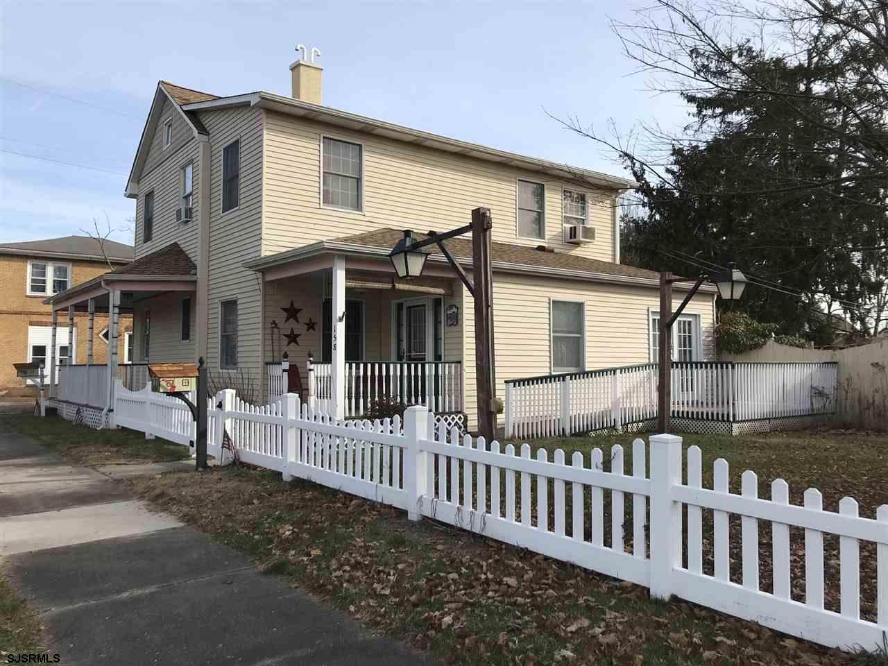 158 Washington - Photo 1