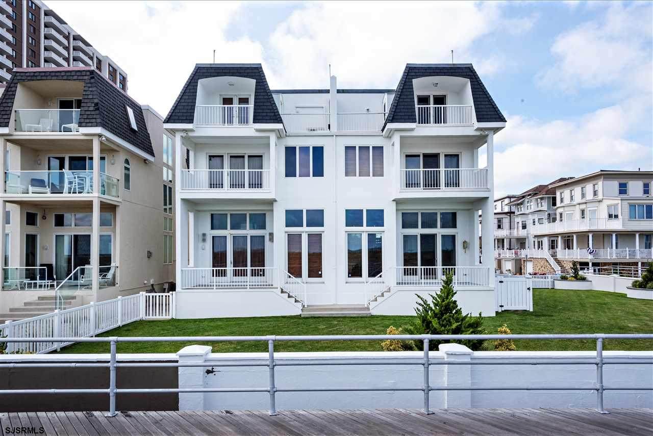 4501 Boardwalk - Photo 1