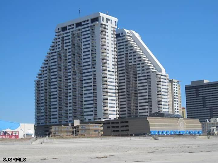 3101 Boardwalk - Photo 1