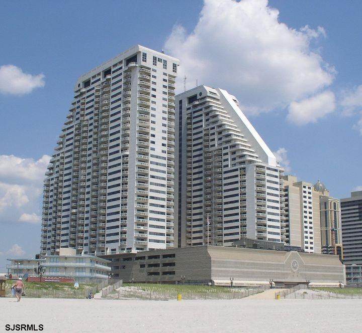 3101 Boardwalk - Photo 1