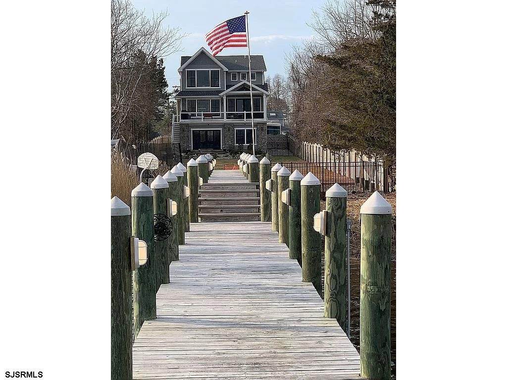 17 Dock - Photo 1