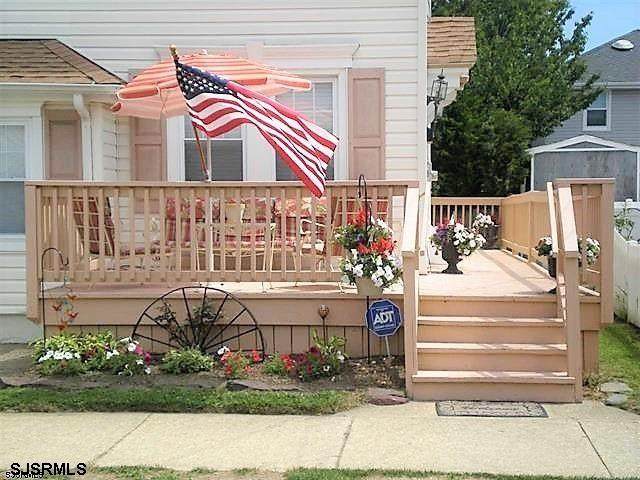 425 Kenyon - Photo 1