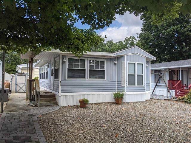 275 Oak - Photo 1