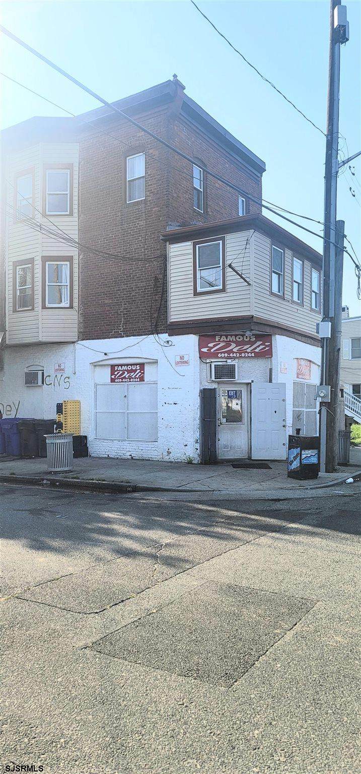 400 Massachusetts - Photo 1