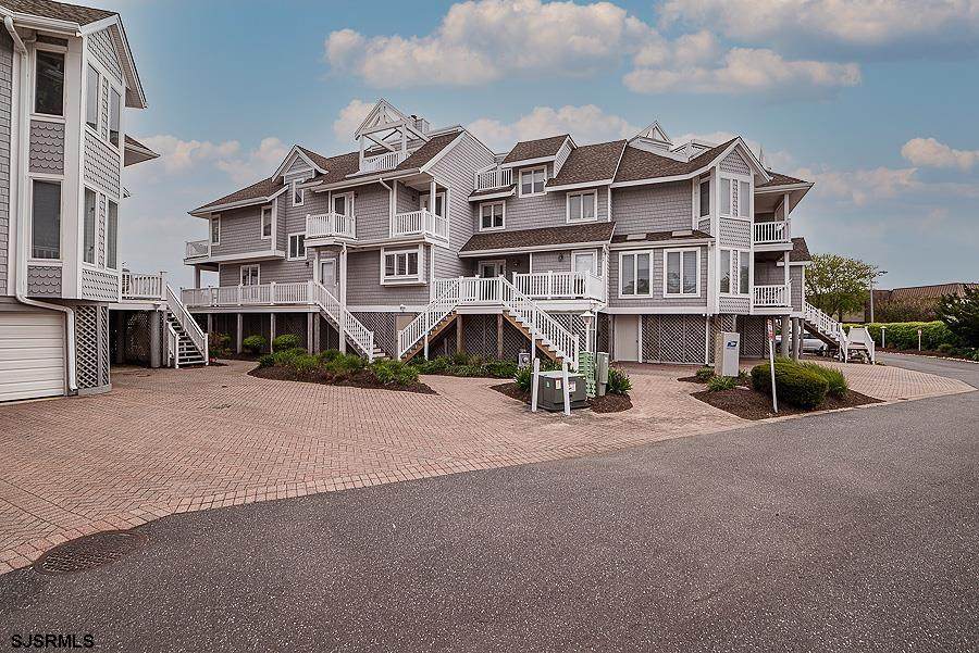 2107 East - Photo 1