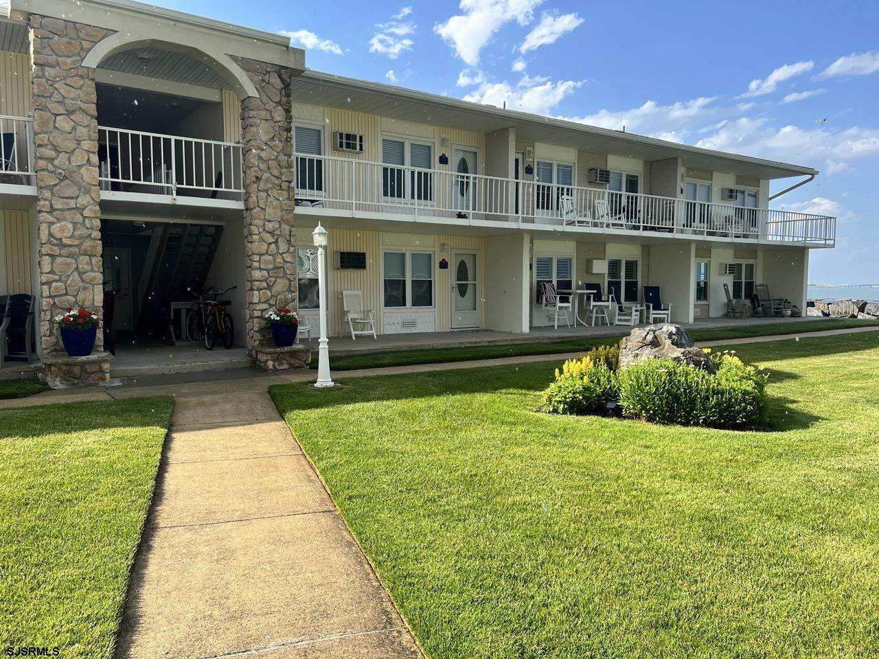 303 Marina Dr - Photo 1