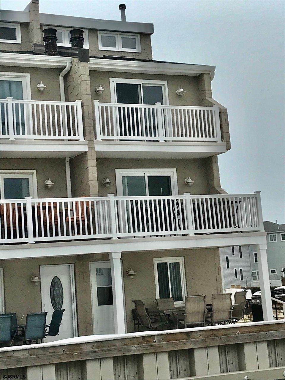1113 Bayshore - Photo 1