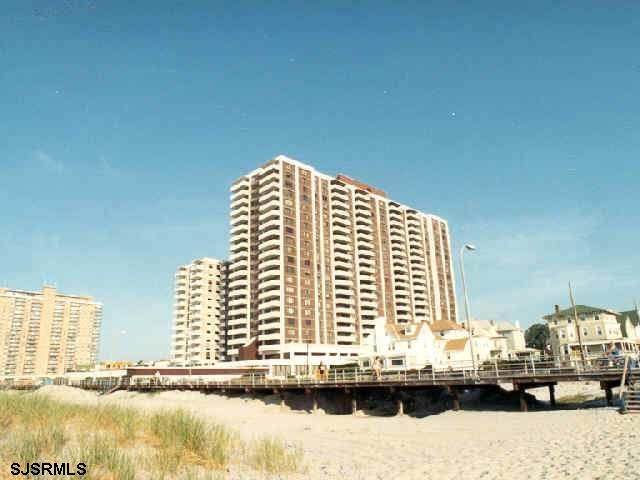 100 Berkley Sq - Photo 1