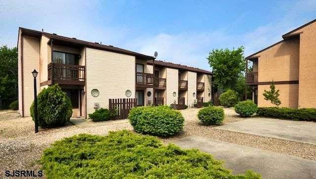 104 Newtown Square - Photo 1