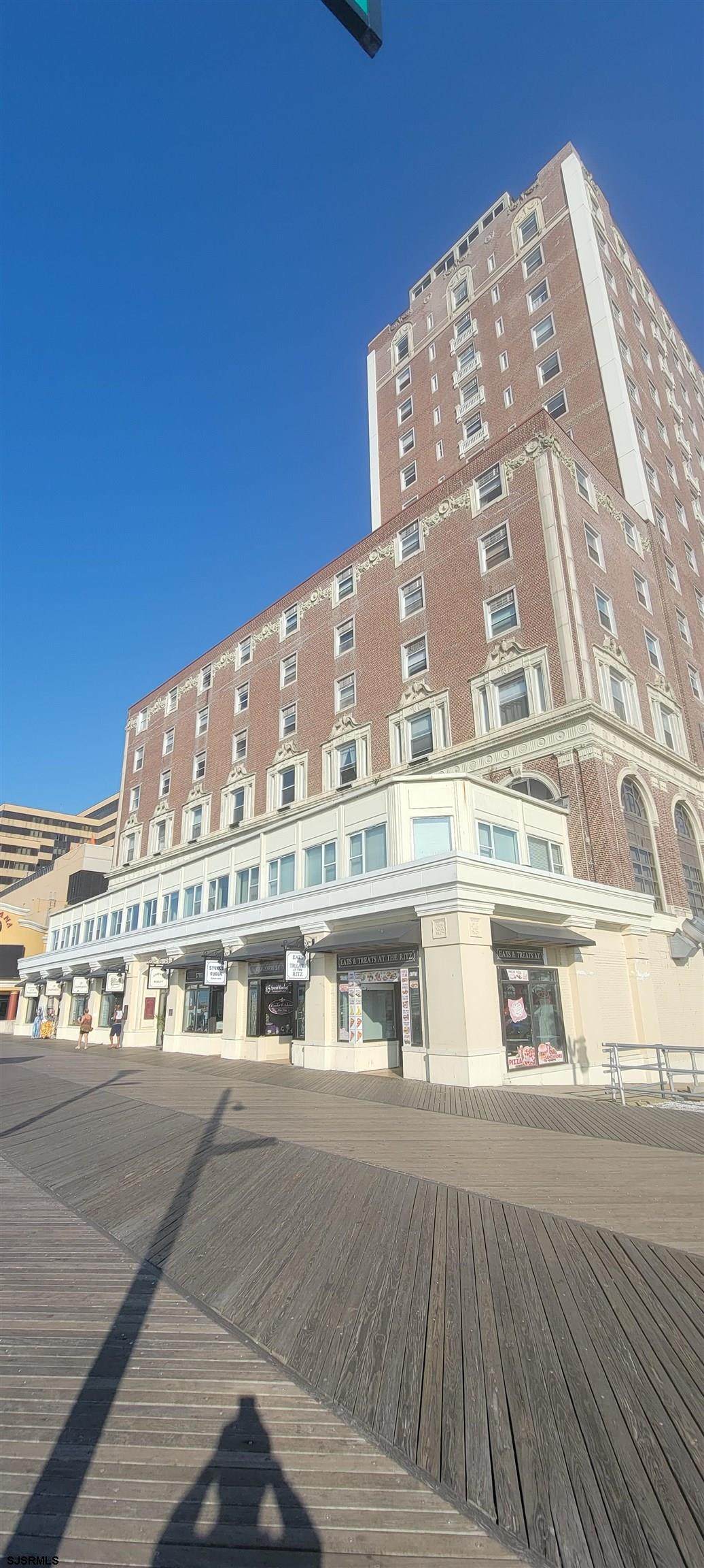 2721 Boardwalk - Photo 1