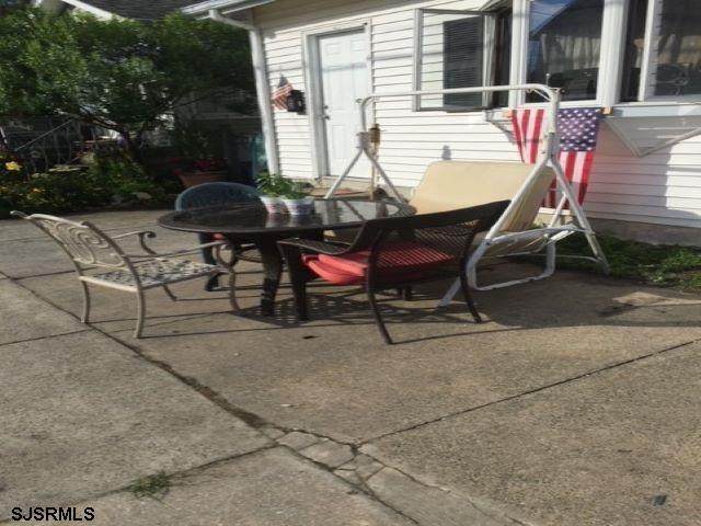 218 Dudley Ave - Photo 1