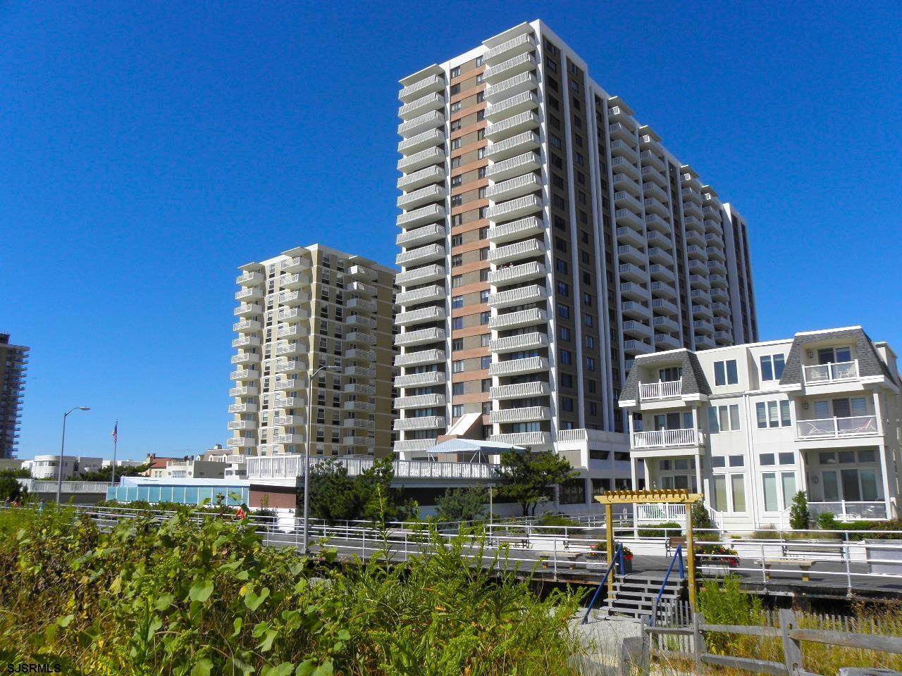 100 Berkley - Photo 1