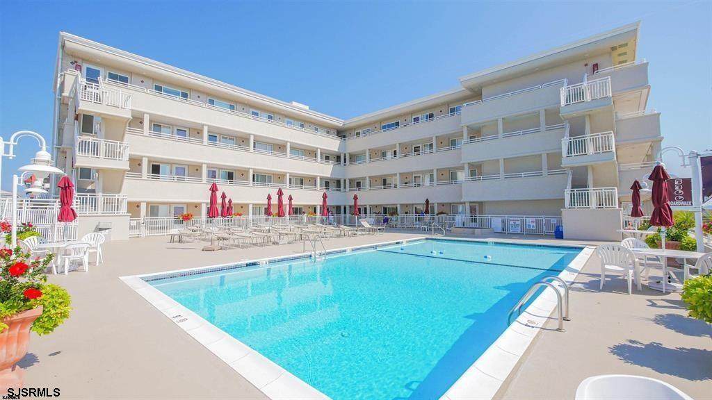 5300 Boardwalk - Photo 1