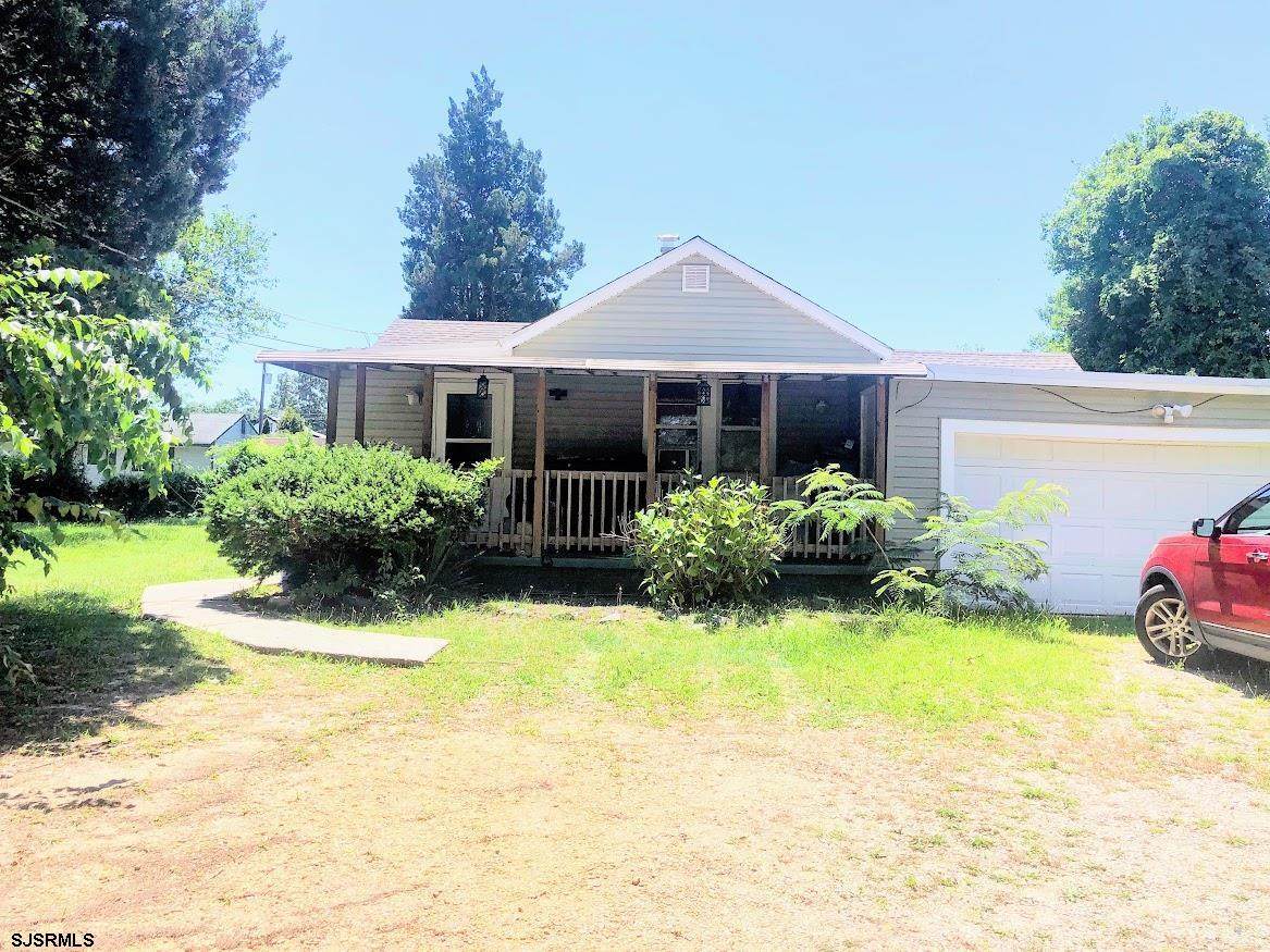 709 Spruce - Photo 1