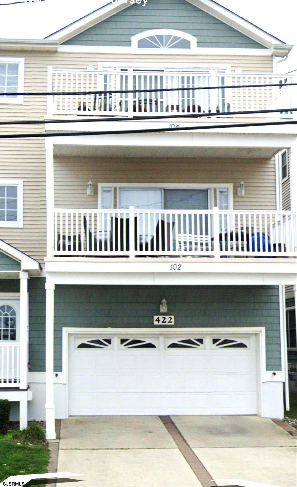 422 Hand Ave - Photo 1