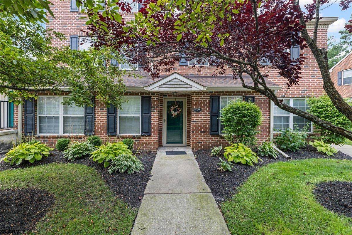 1525 Thomas Jefferson Ct - Photo 1
