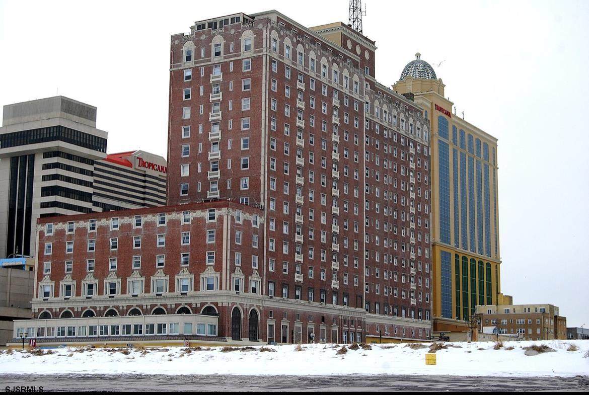 2721 Boardwalk - Photo 1