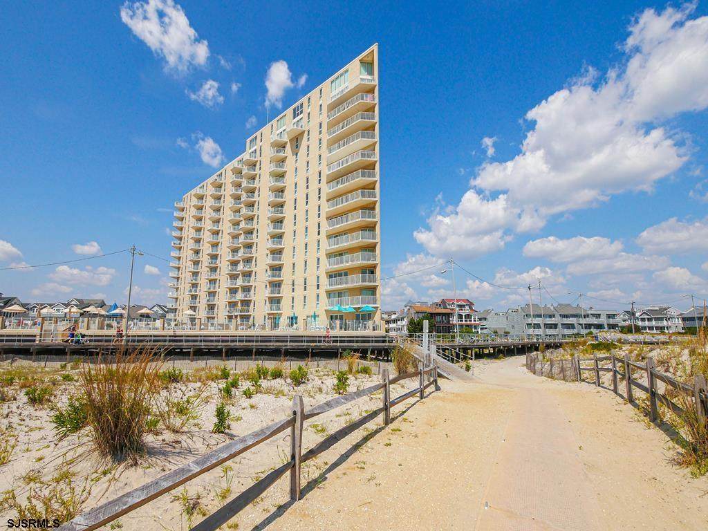 322 Boardwalk #604 - Photo 1