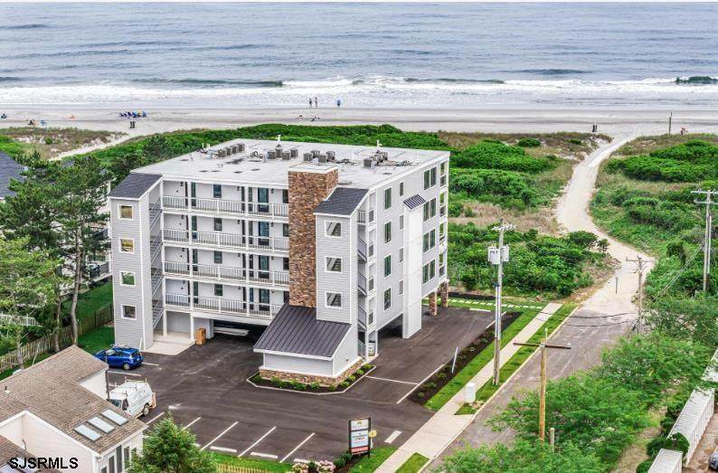 321 6th St S - Photo 1