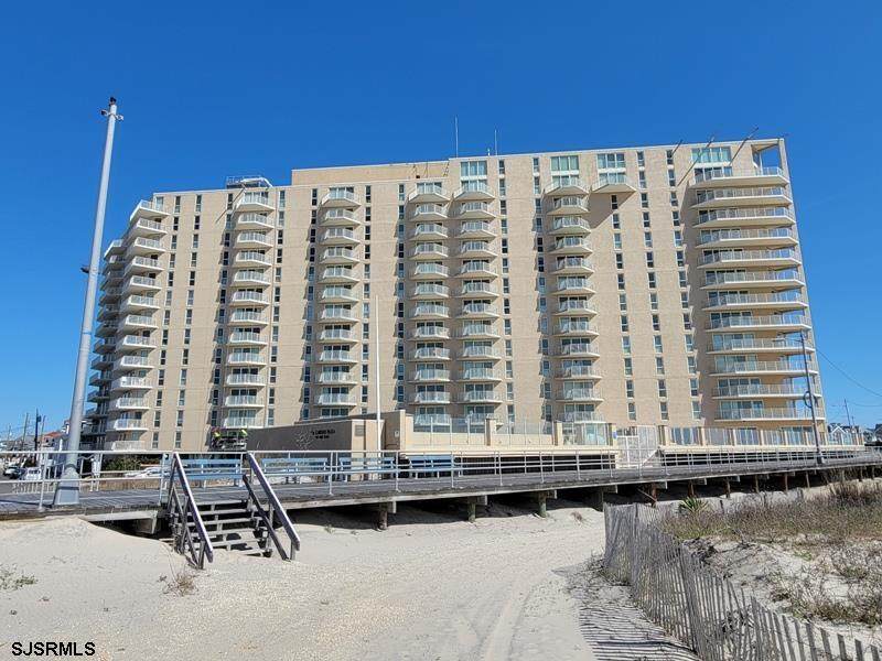 322 Boardwalk # 204 - Photo 1