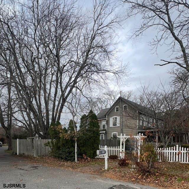 126 Bartlett - Photo 1