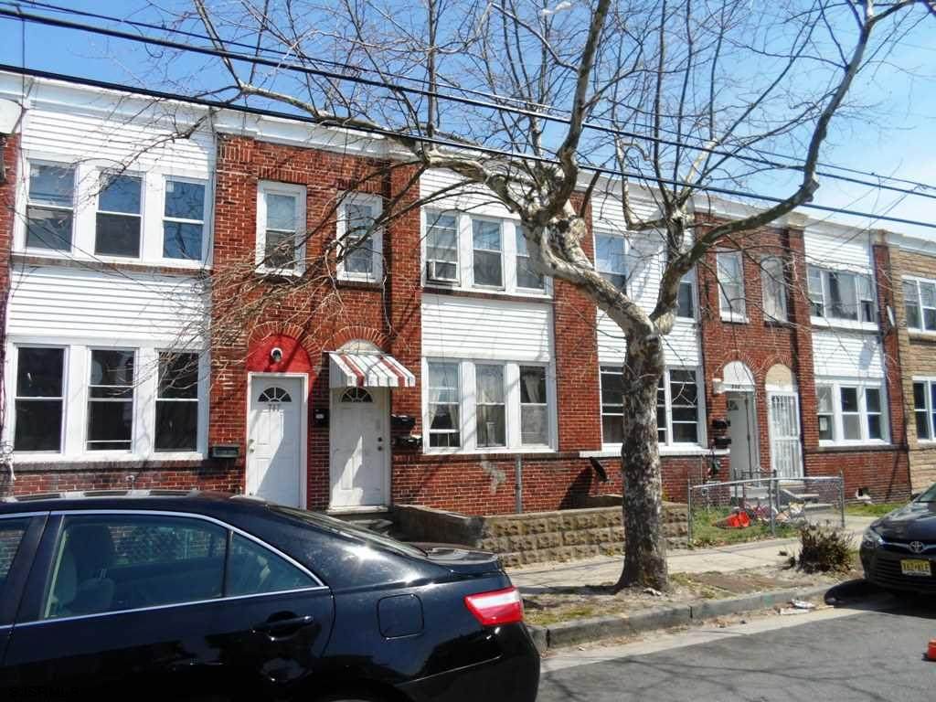 715 Michigan - Photo 1