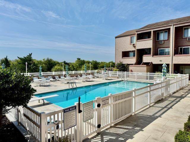 330 42nd St S - Photo 1