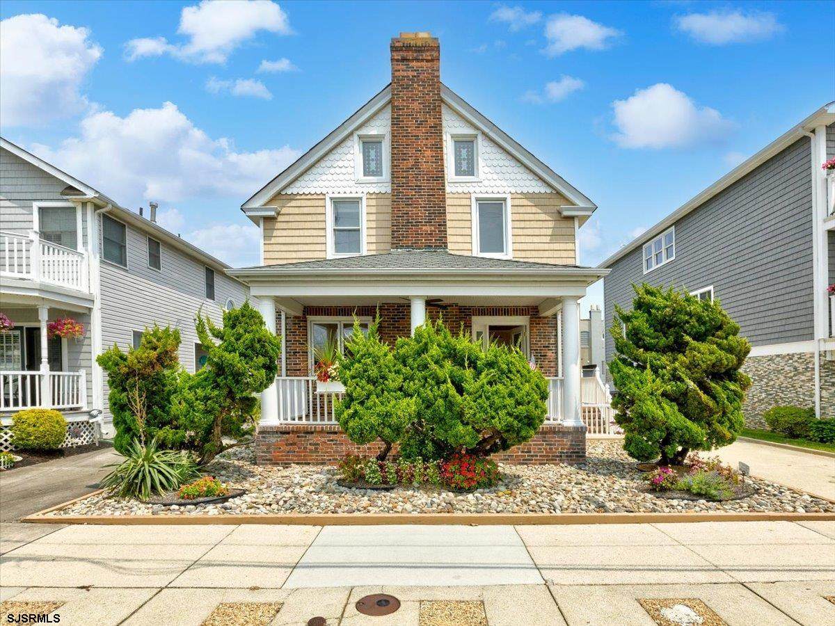 11 Frontenac - Photo 1