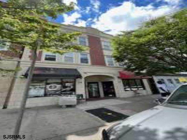 24 South Pennsylvania - Photo 1