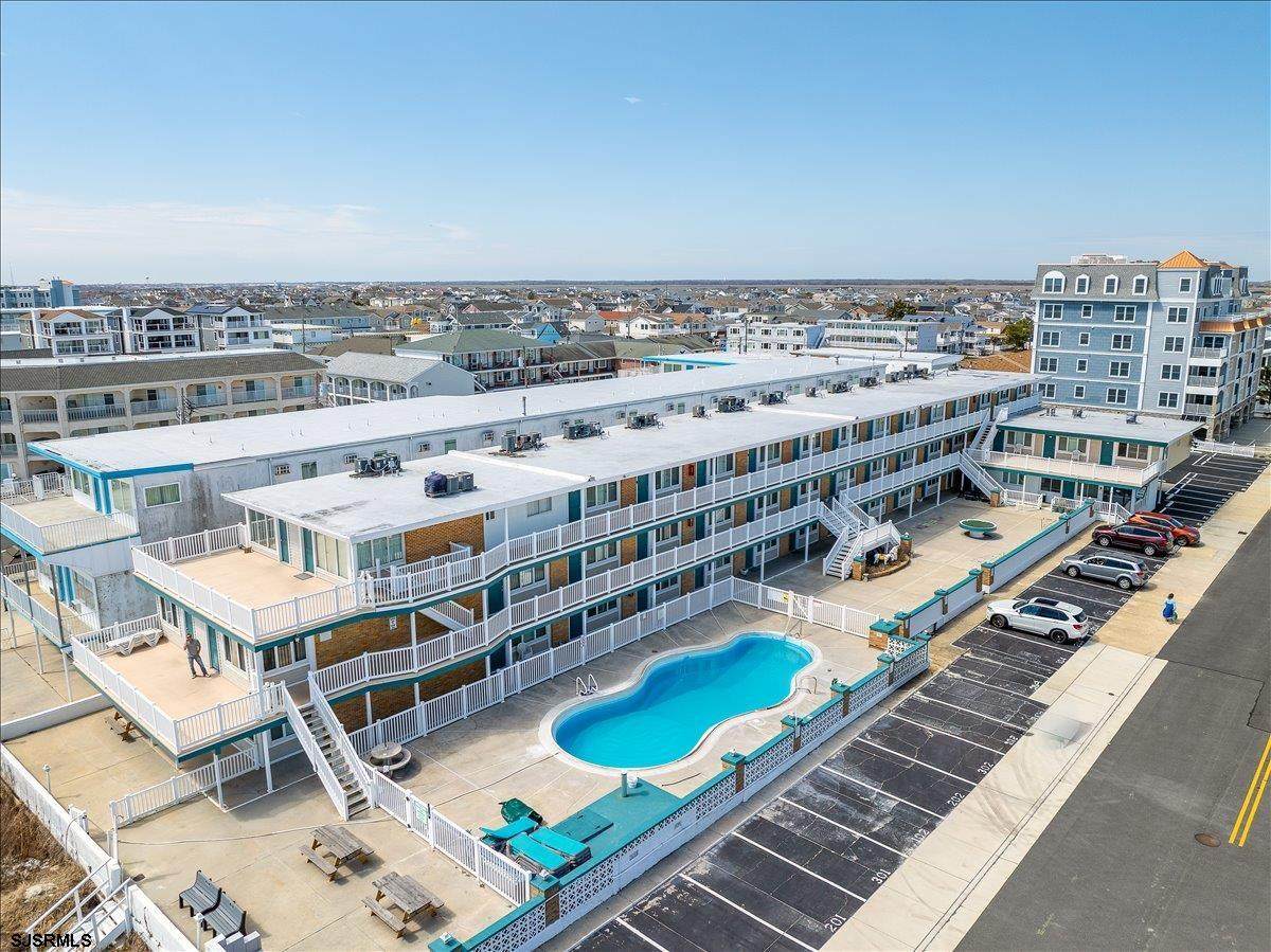 406-10 Monterey - Photo 1