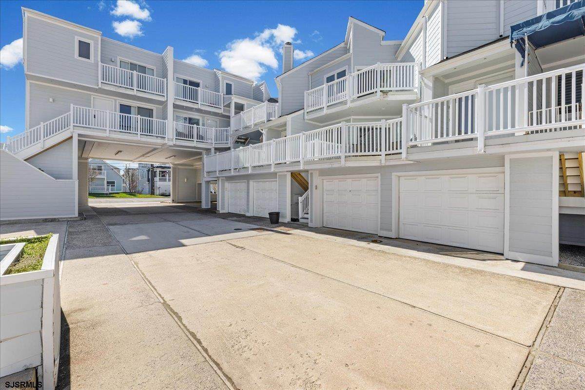 1128 Bay Ave C5 - Photo 1