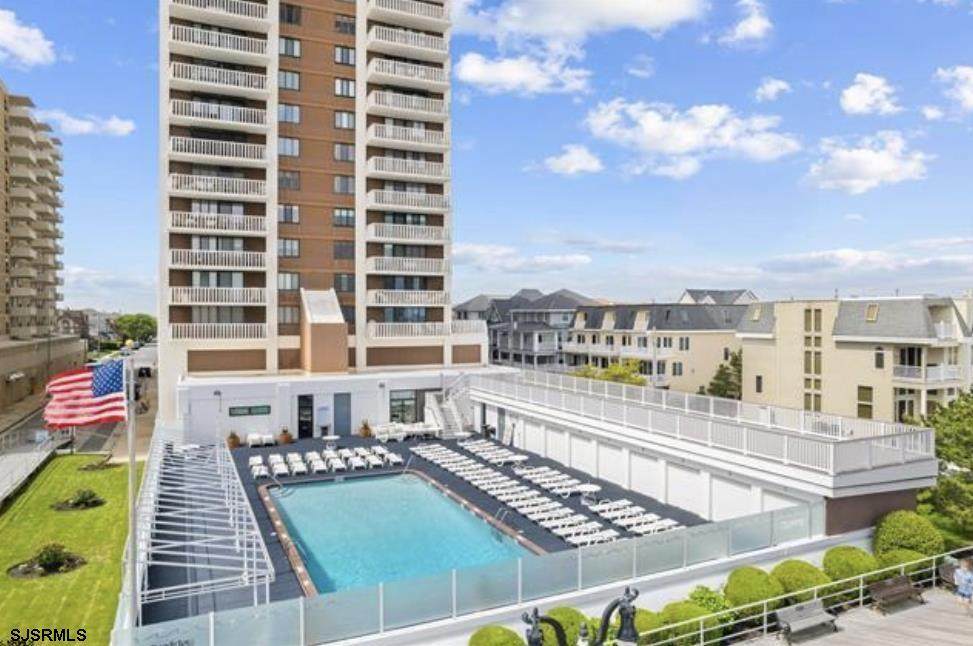 100 Berkley - Photo 1