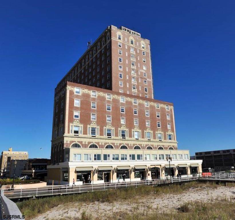 2721 Boardwalk - Photo 1