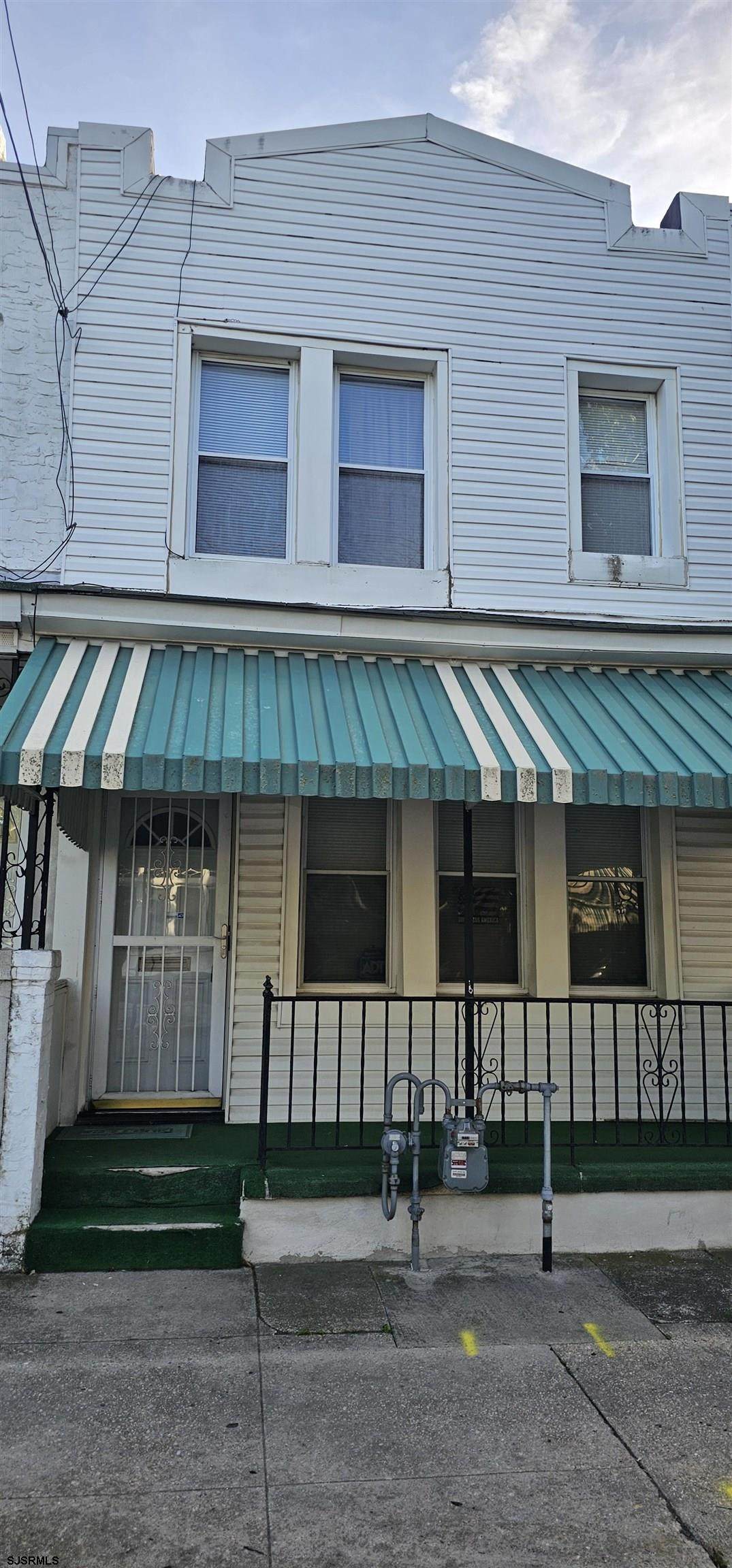 1044 Ohio - Photo 1
