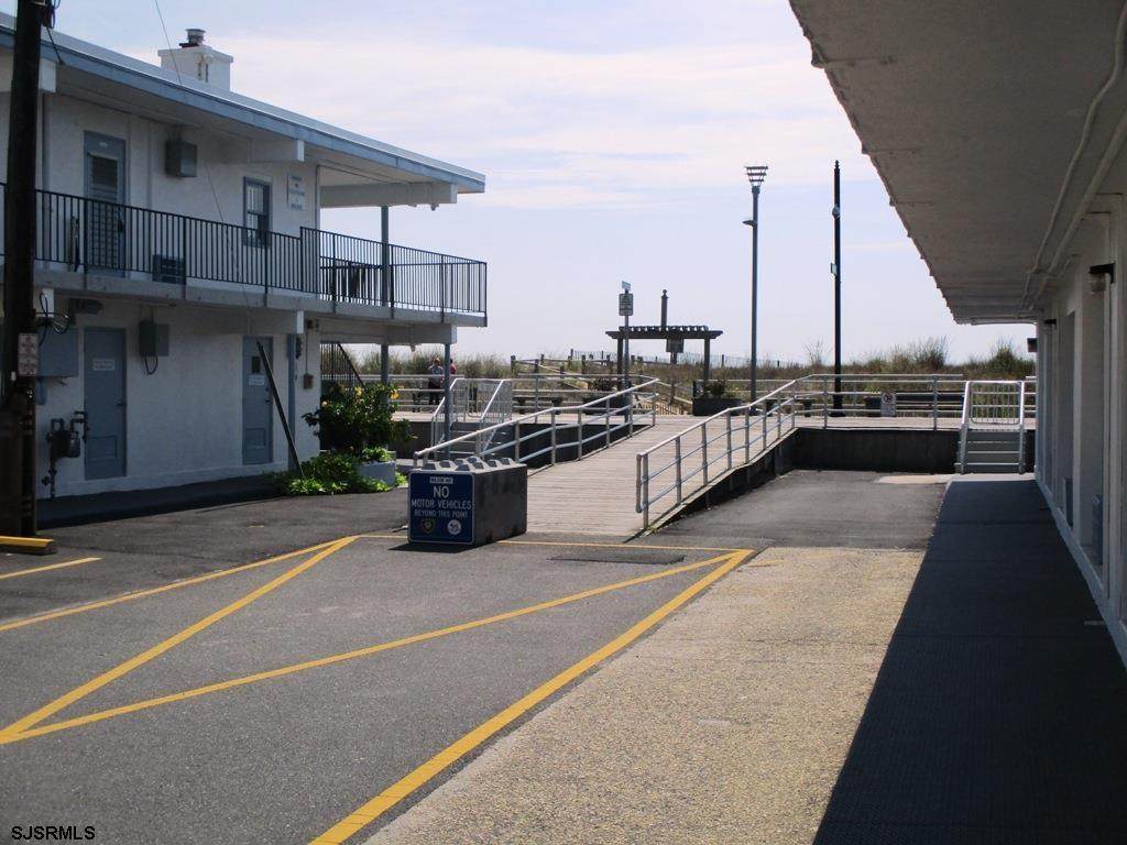 https://bt-photos.global.ssl.fastly.net/sjersey/orig_boomver_1_609242-2.jpg