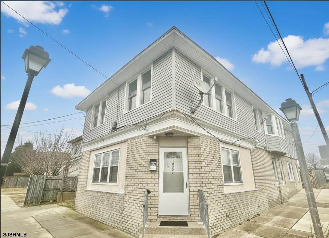 1830 Riverside - Photo 1