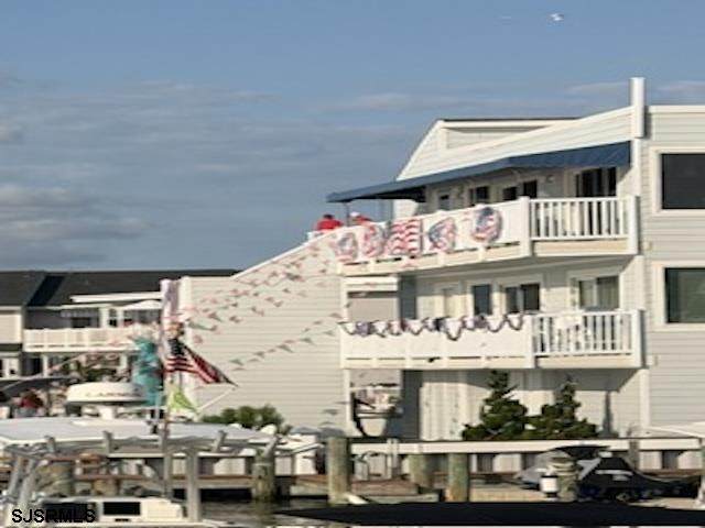 1128 Bay - Photo 1