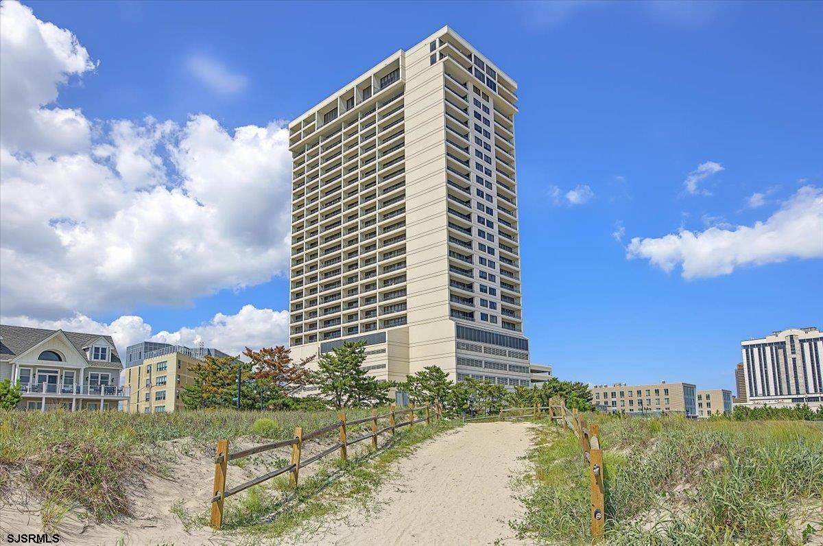 3851 Boardwalk - Photo 1