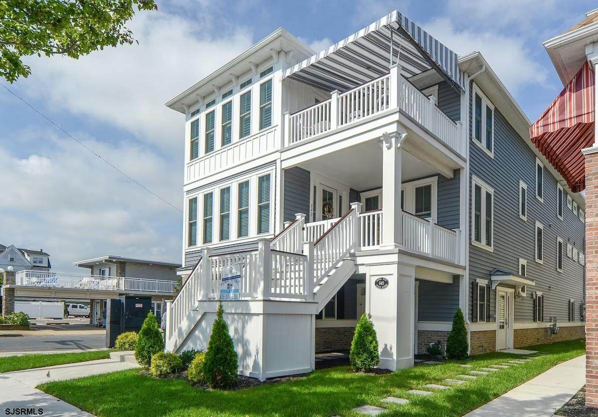 840 Wesley Ave - Photo 1