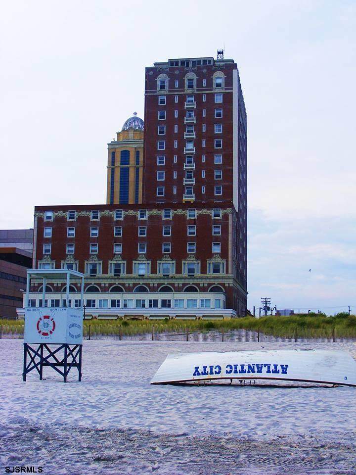 2721 Boardwalk - Photo 1