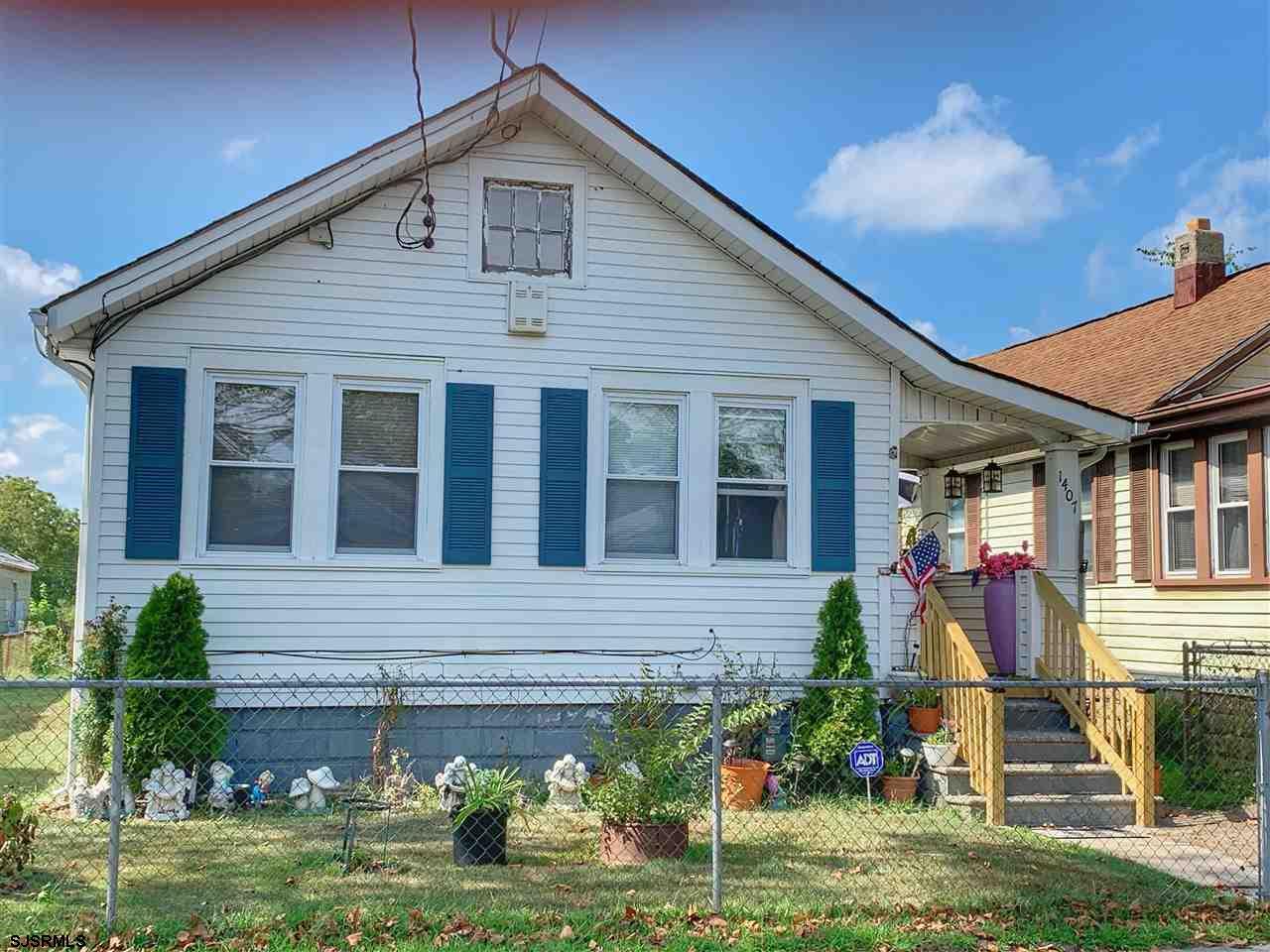1407 Broad - Photo 1
