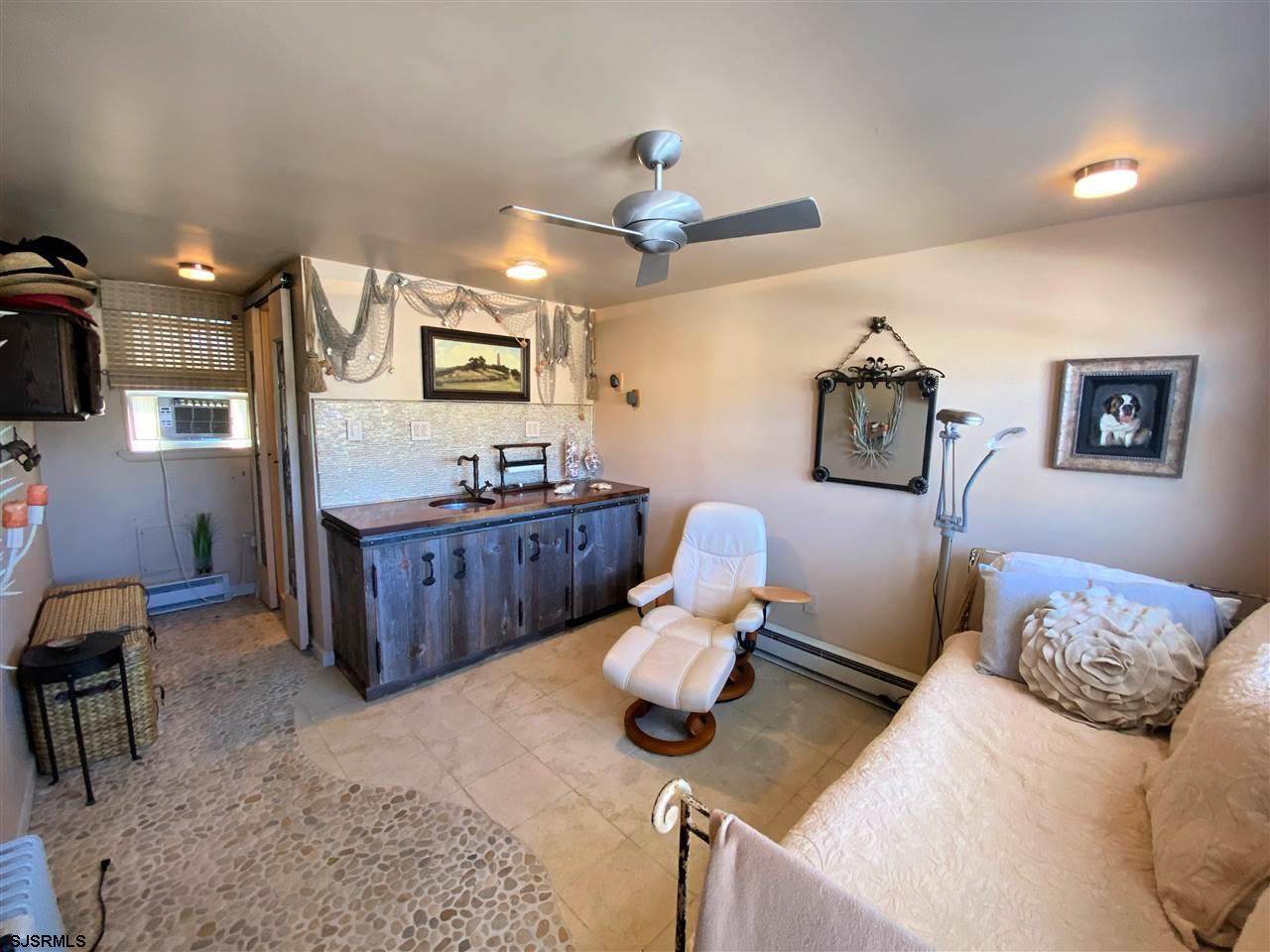 9609 Ventnor - Photo 1