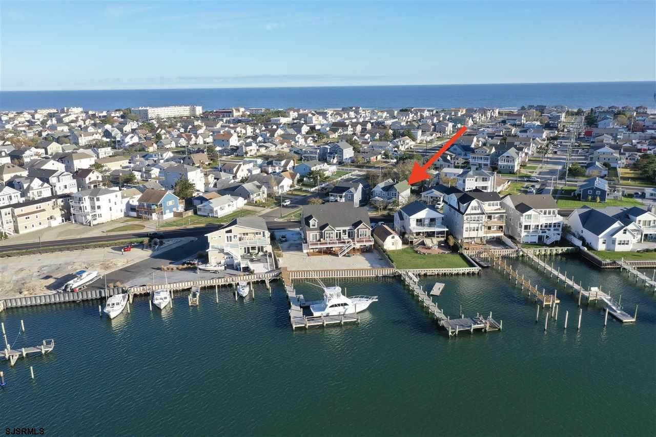 1208 Bayshore - Photo 1