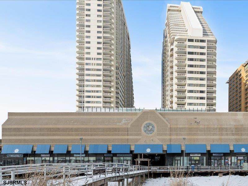 3101 Boardwalk - Photo 1