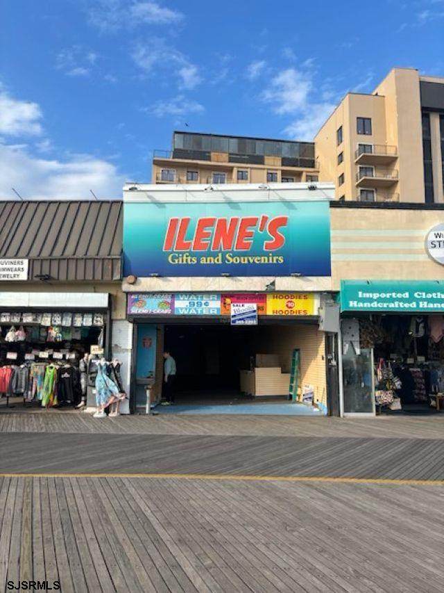 1613 Boardwalk - Photo 1