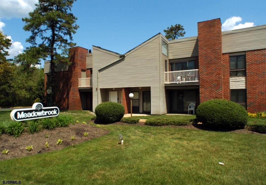 705 Meadowbrook - Photo 1