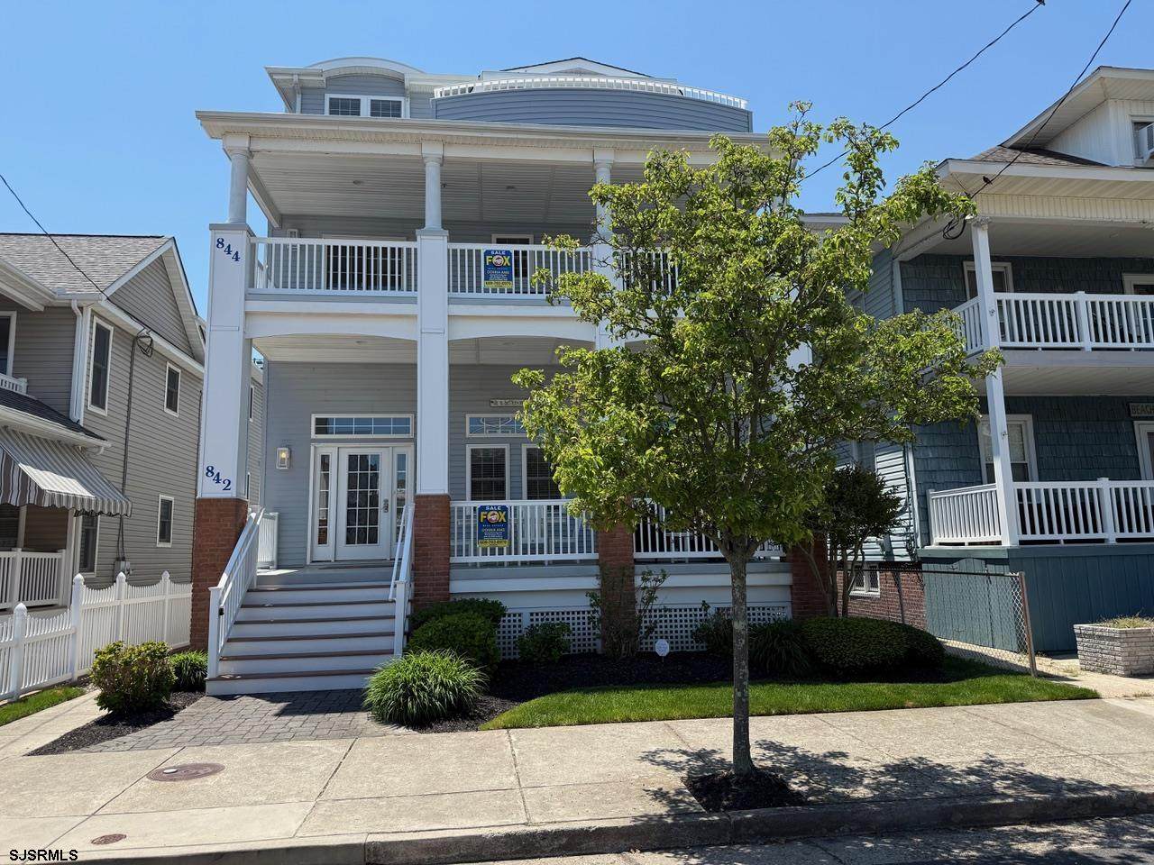 842 Brighton - Photo 1
