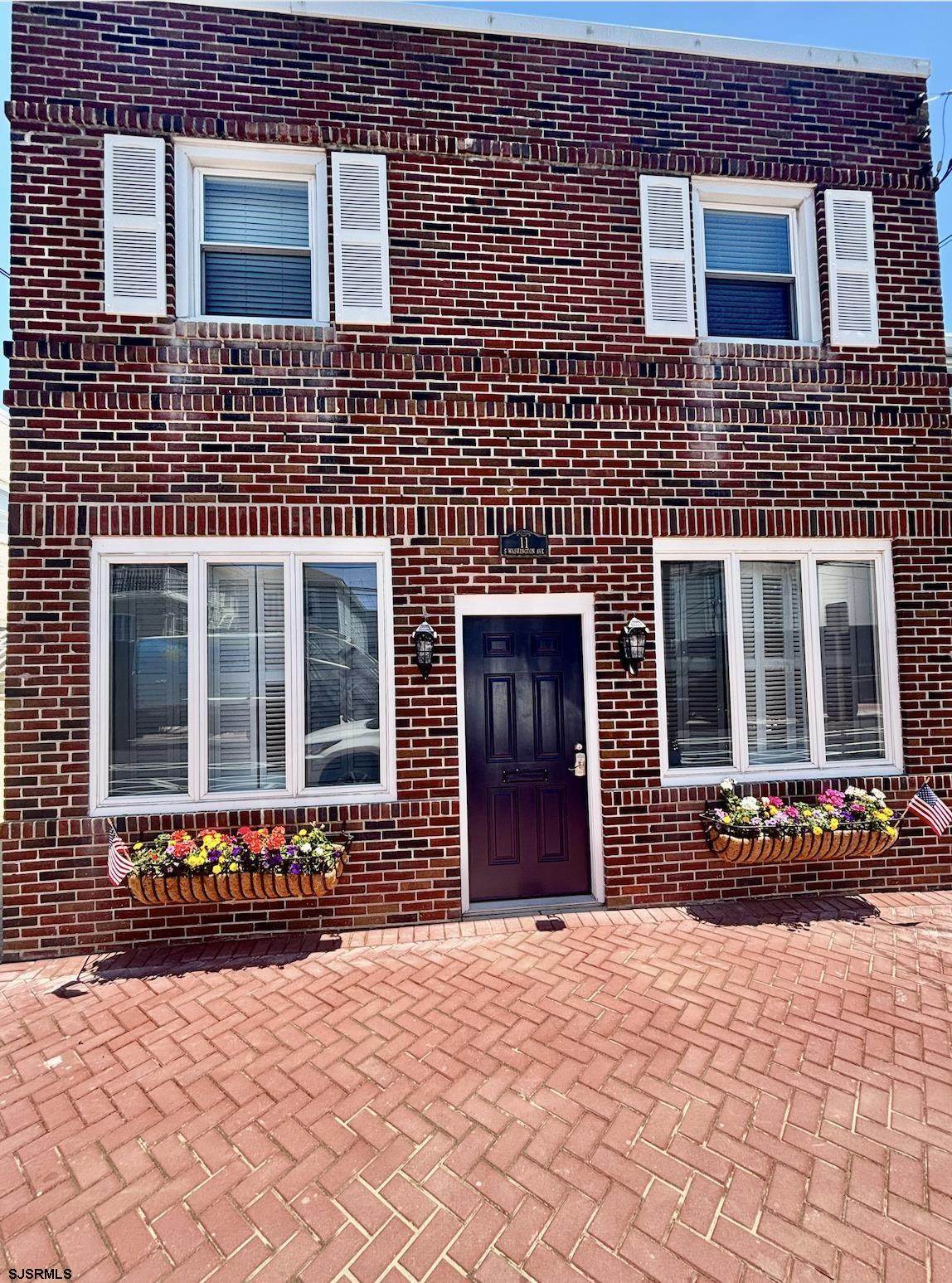 11 Washington - Photo 1