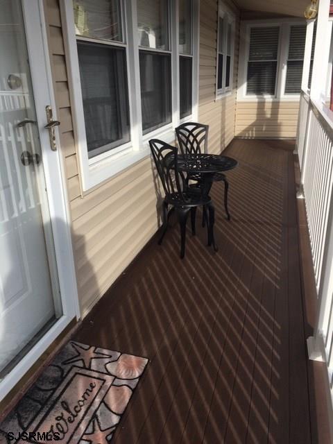 6 Newport - Photo 1